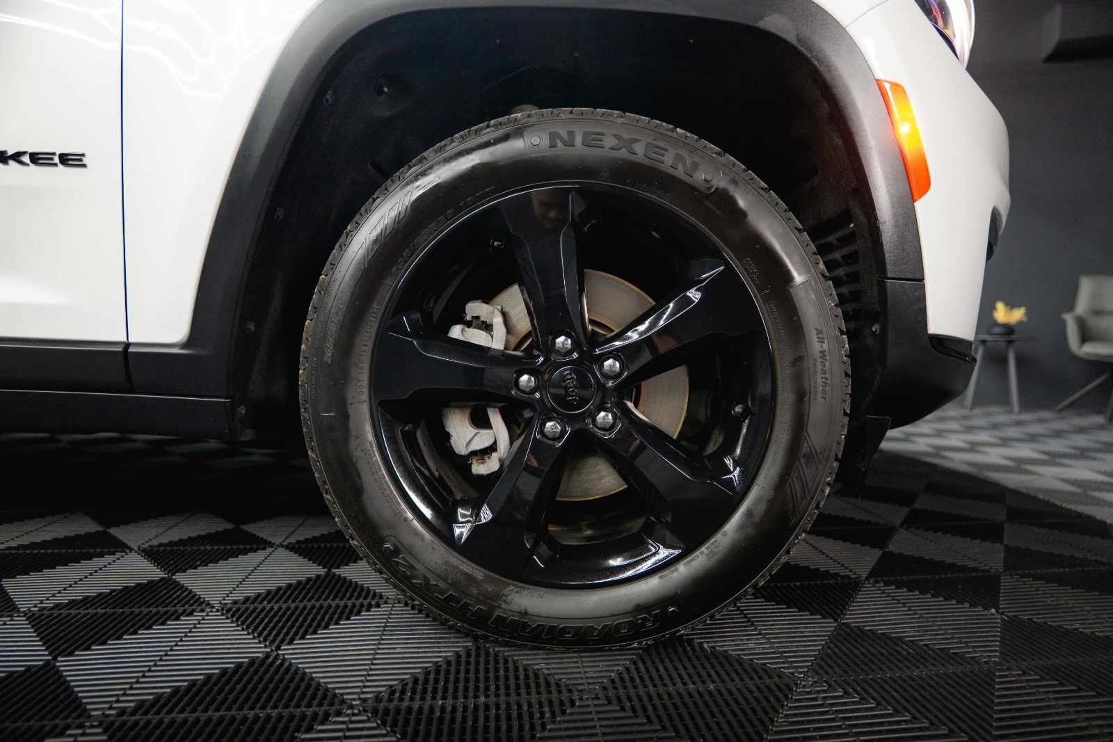 Fahrzeugabbildung Jeep Grand Cherokee 3.6 4x4 L Altitude Mod. 2022 19%