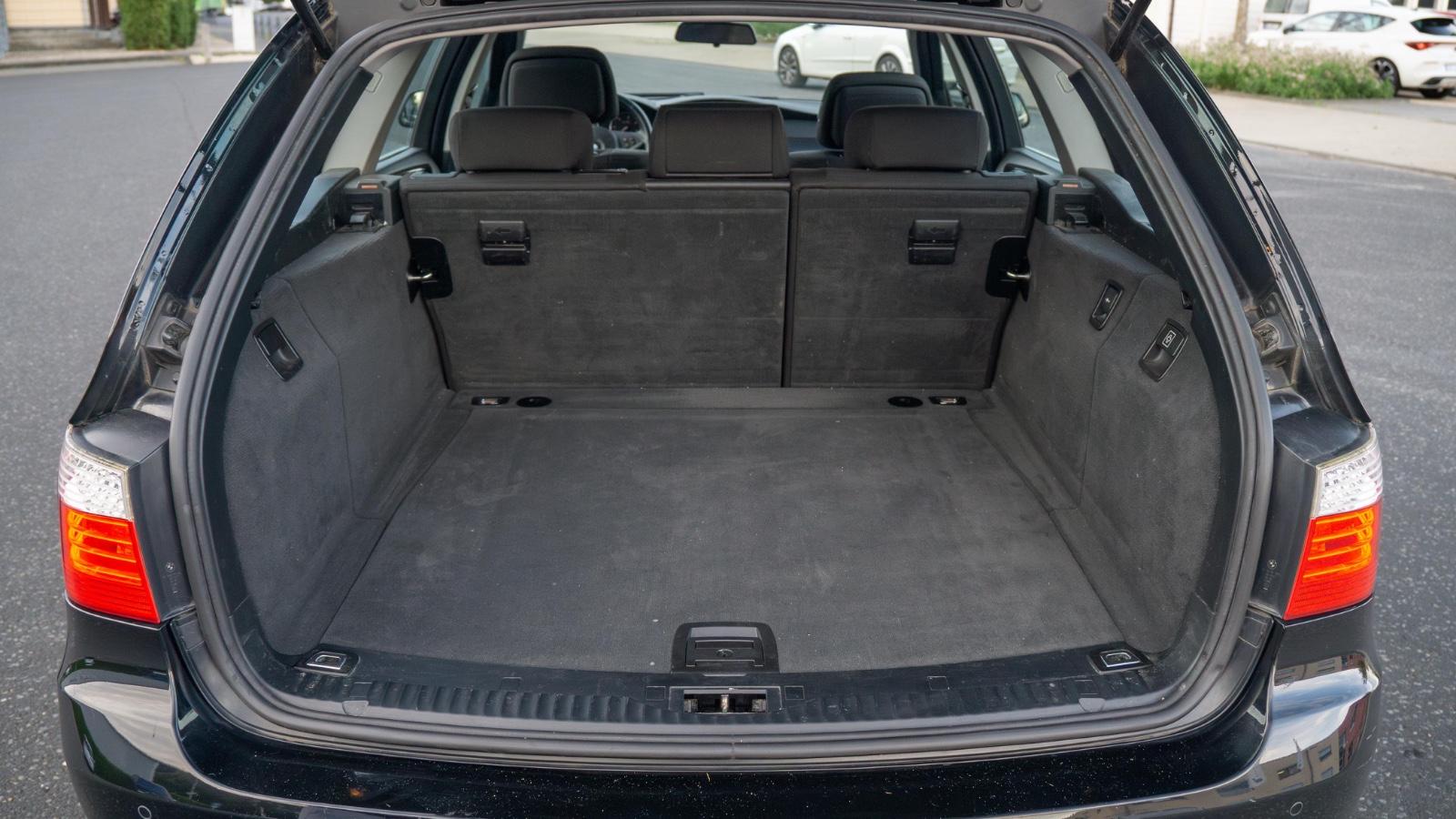 BMW 520 2010 — photo 11