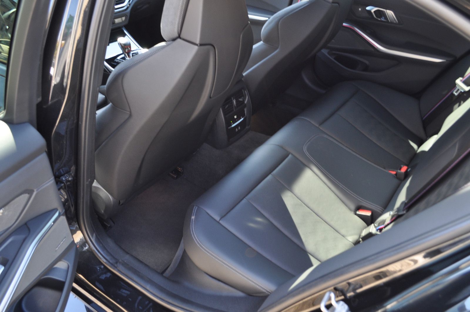 Fahrzeugabbildung BMW M3  Competition Carbon Head up Panoramadach