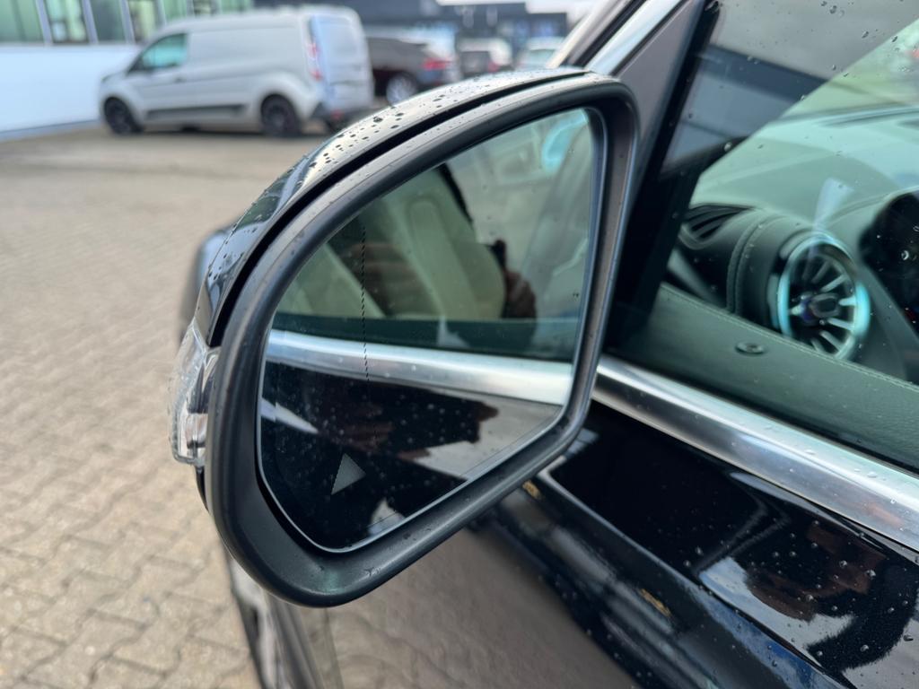 Mercedes-Benz GLB 180