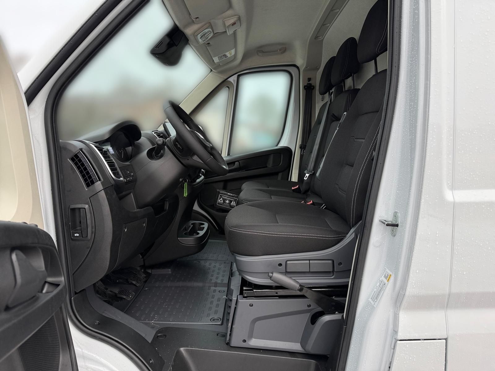 Fahrzeugabbildung Fiat Ducato 35 Kastenwagen L2H2 140 MT6