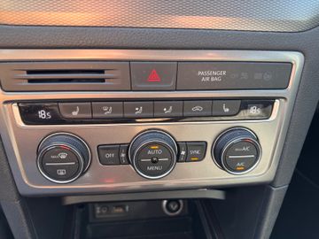 Volkswagen Golf - 10