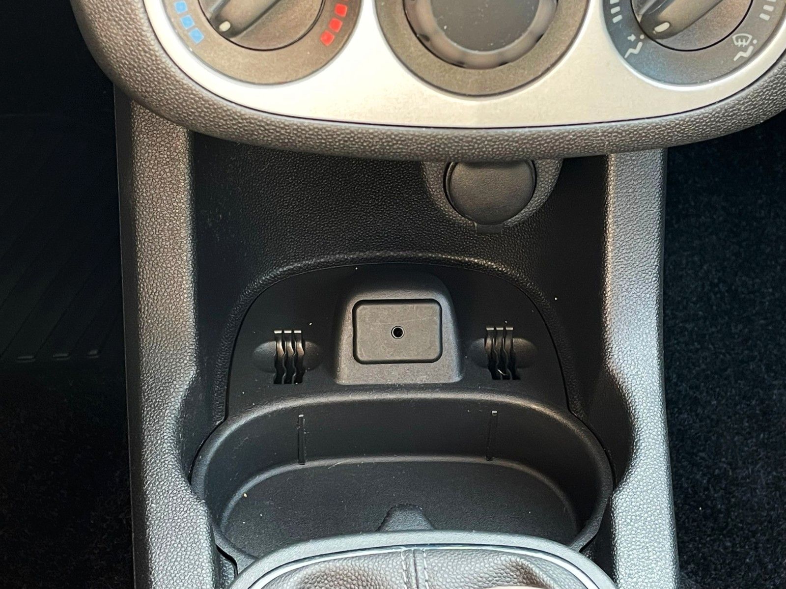 Fahrzeugabbildung Opel Corsa D 1.2 KLIMA SERVICE NEU WENIG KILOMETER