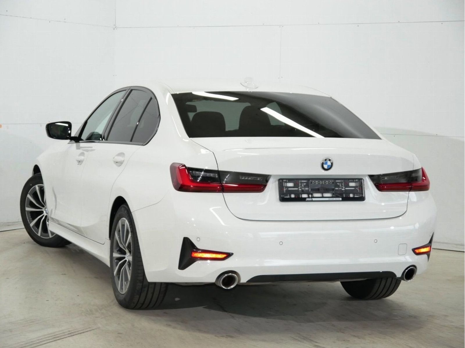 BMW 318i Sport Line Autom. LED Sound AmbienteLicht foto 3