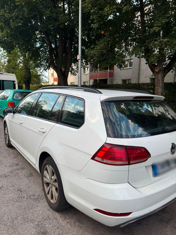 Image of Volkswagen Golf