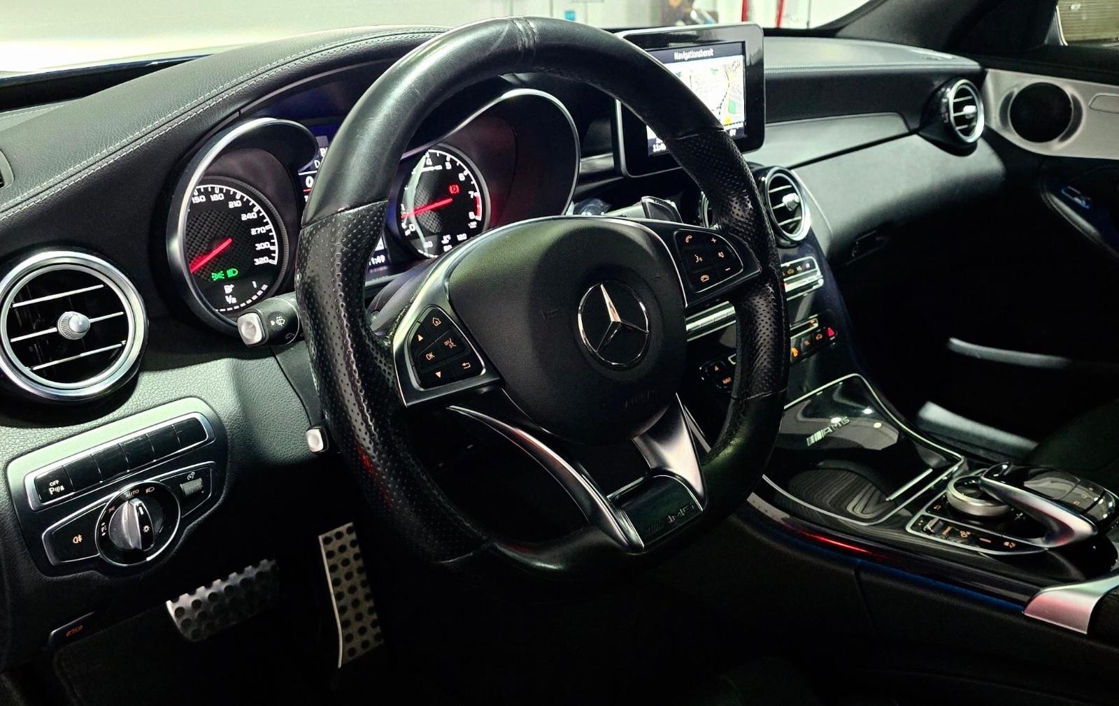 MERCEDES-BENZ C - 63 AMG - 476 CV - BVA - ENTRETIEN MERCEDES