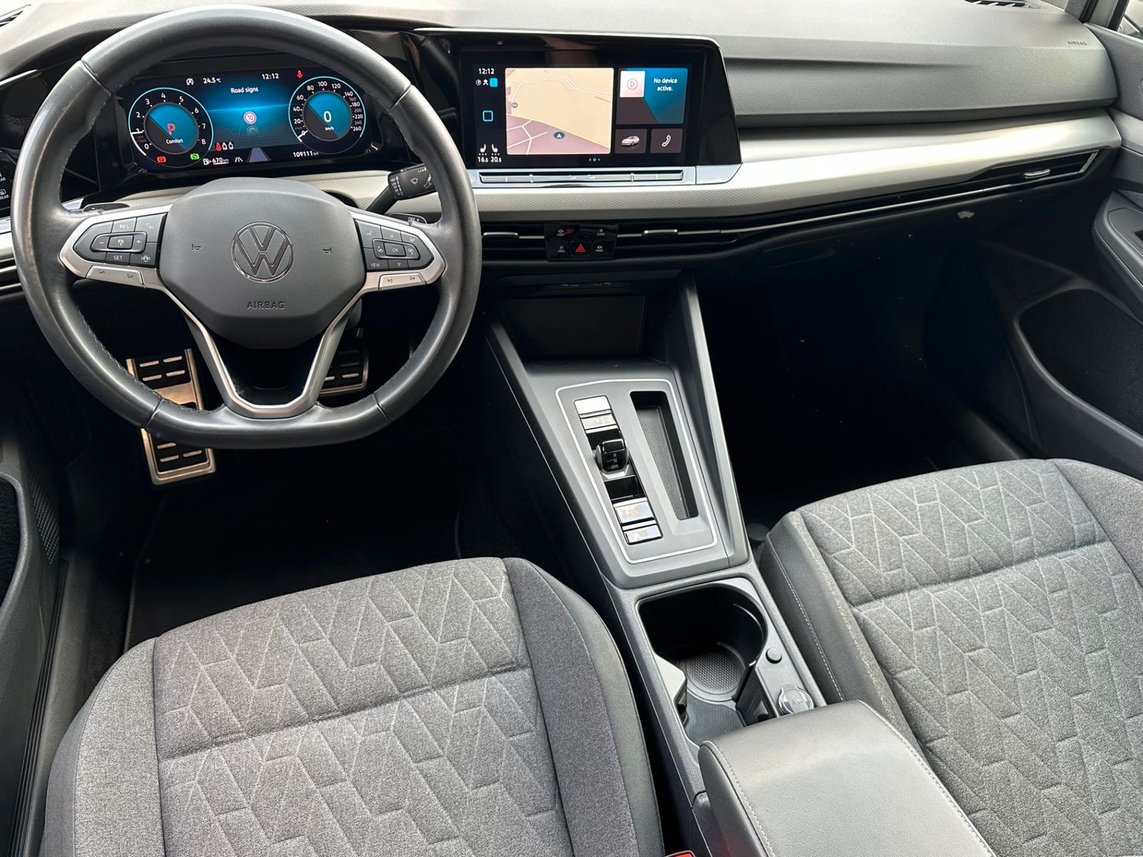 Fahrzeugabbildung Volkswagen Golf Variant 1.5 eTSI DSG MOVE NAV+LED+ACC