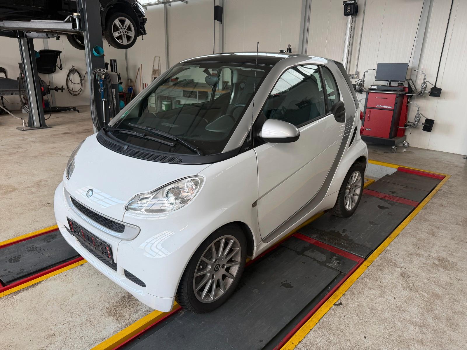 Smart ForTwo coupe Micro Hybrid Drive,Klima,Navi
