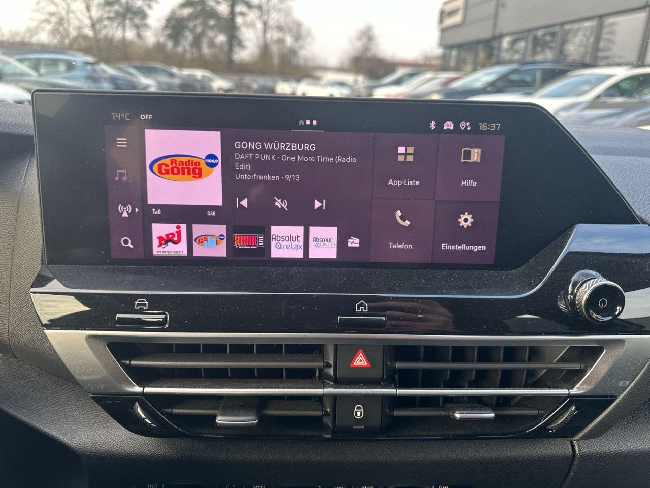 Fahrzeugabbildung Citroën ë-C4 136 Feel Pack - mit KI generiert/bearbeitet