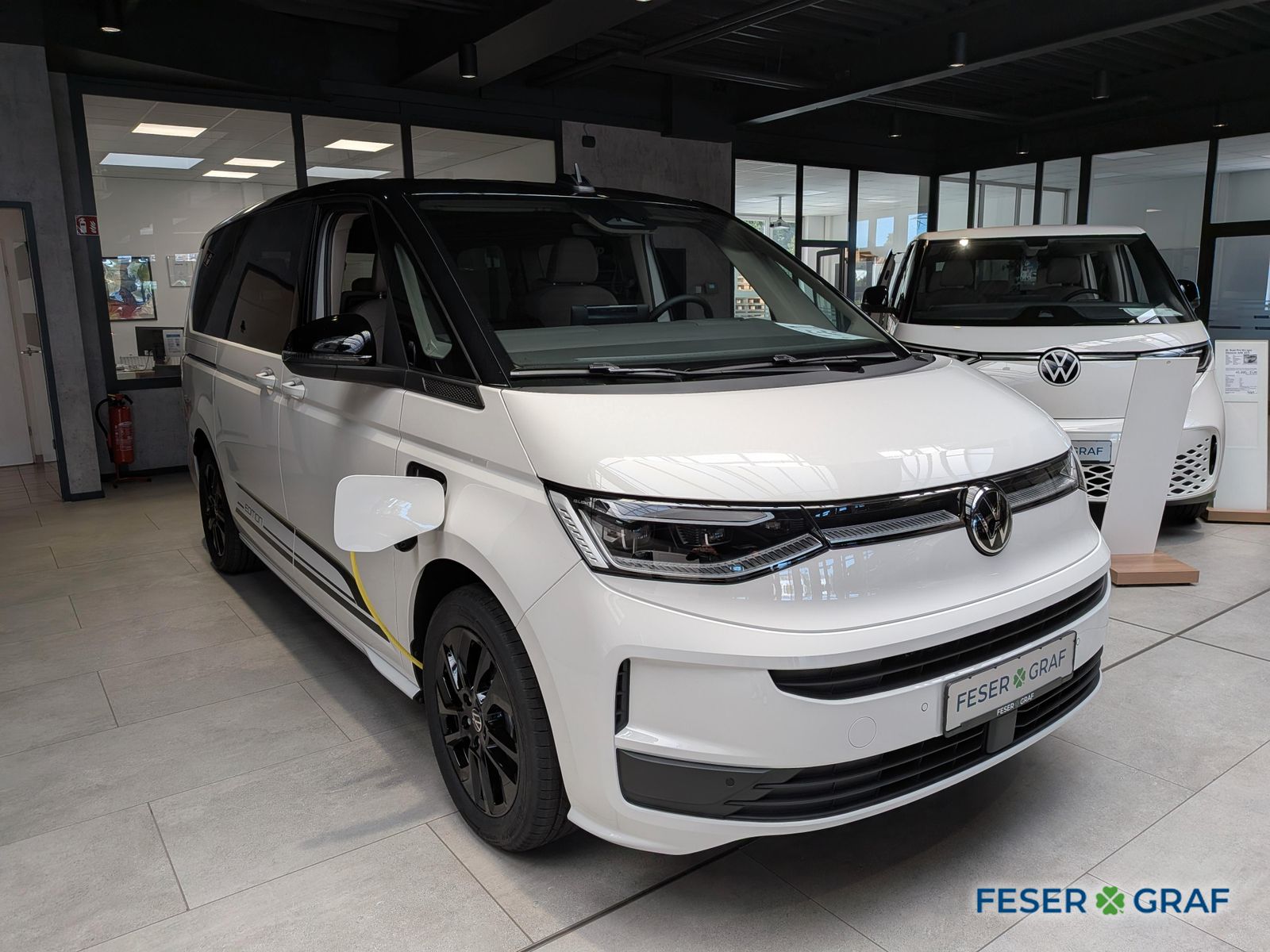 Volkswagen T7 Multivan 1,5 l eHybrid OPF 4MOTION LR Edition imagem 3