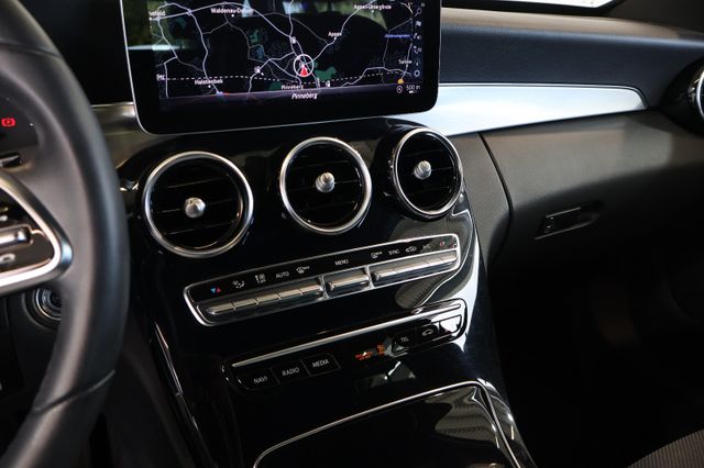 Mercedes-Benz C 300d 4M Avantgarde DISTR.+MULTIBEAM+KEY+AHK