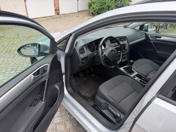 Volkswagen Golf - 8