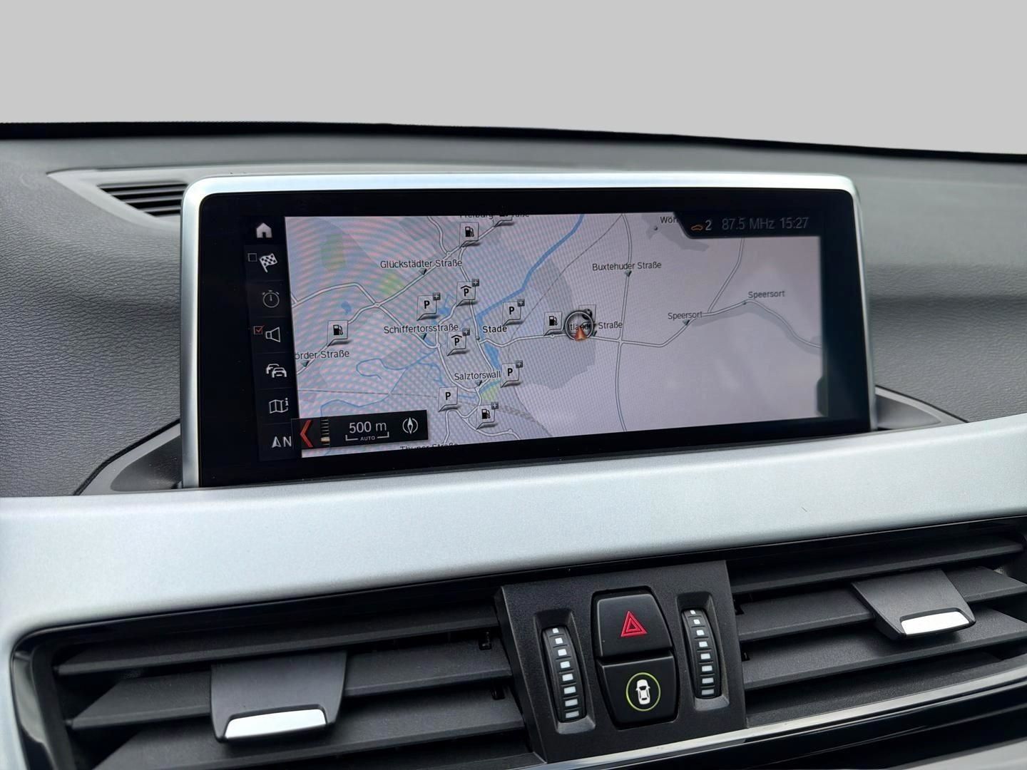 BMW X1 SDRIVE18D A Navi El. Heckklappe Mehrzonenklim foto 11
