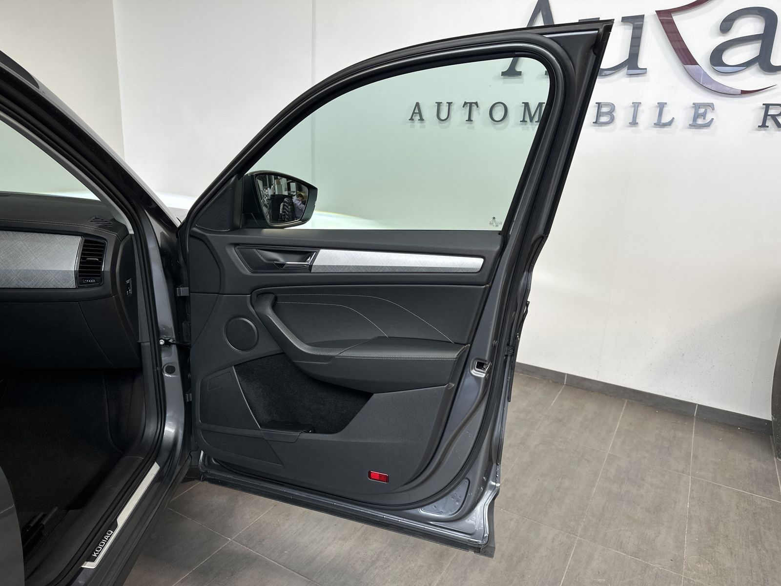 Fahrzeugabbildung SKODA Kodiaq 2.0 TDI Tour DSG NAV+LED+ACC+KAMERA+19ZO