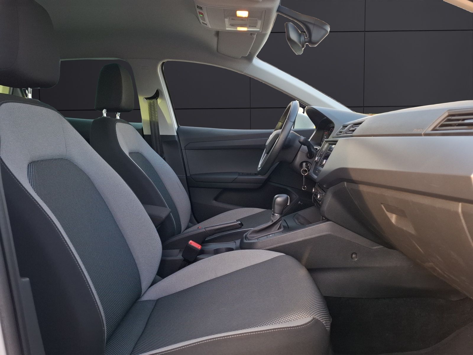 Fahrzeugabbildung SEAT Ibiza TSI Style Beats DSG LED AID ACC RFK SH APP