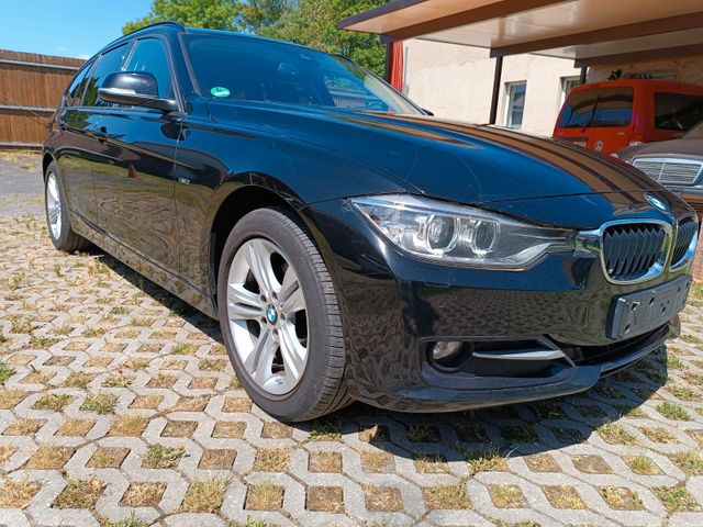 BMW 320d xDrive Sport Line Bi-Xenon Head Up Navi