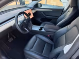 Tesla Model Y Long Range Dual AWD AHK Wärmepumpe - gebrauchte Tesla SUV & Geländewagen