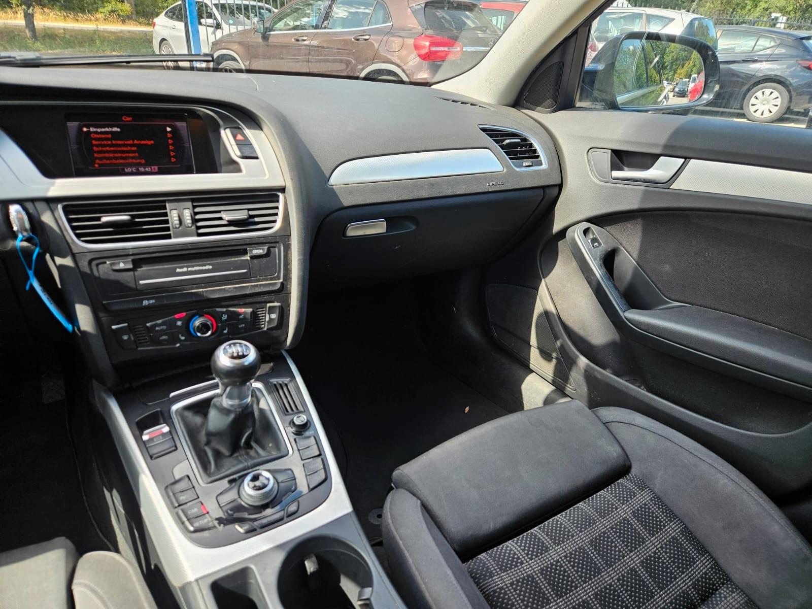 Audi A4 2011 — photo 14