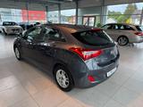 Hyundai i30 blue 1.4 Trend 94000 KM - Hyundai i30 Trend mit Benzin-Antrieb