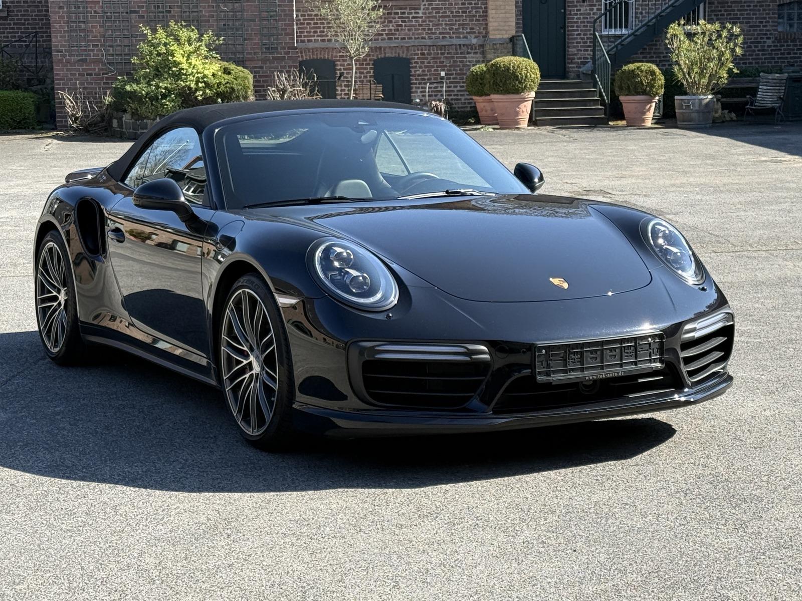Porsche 991 911 Turbo Cabriolet 1.HAND*UNFALLFREI*PZ SCH