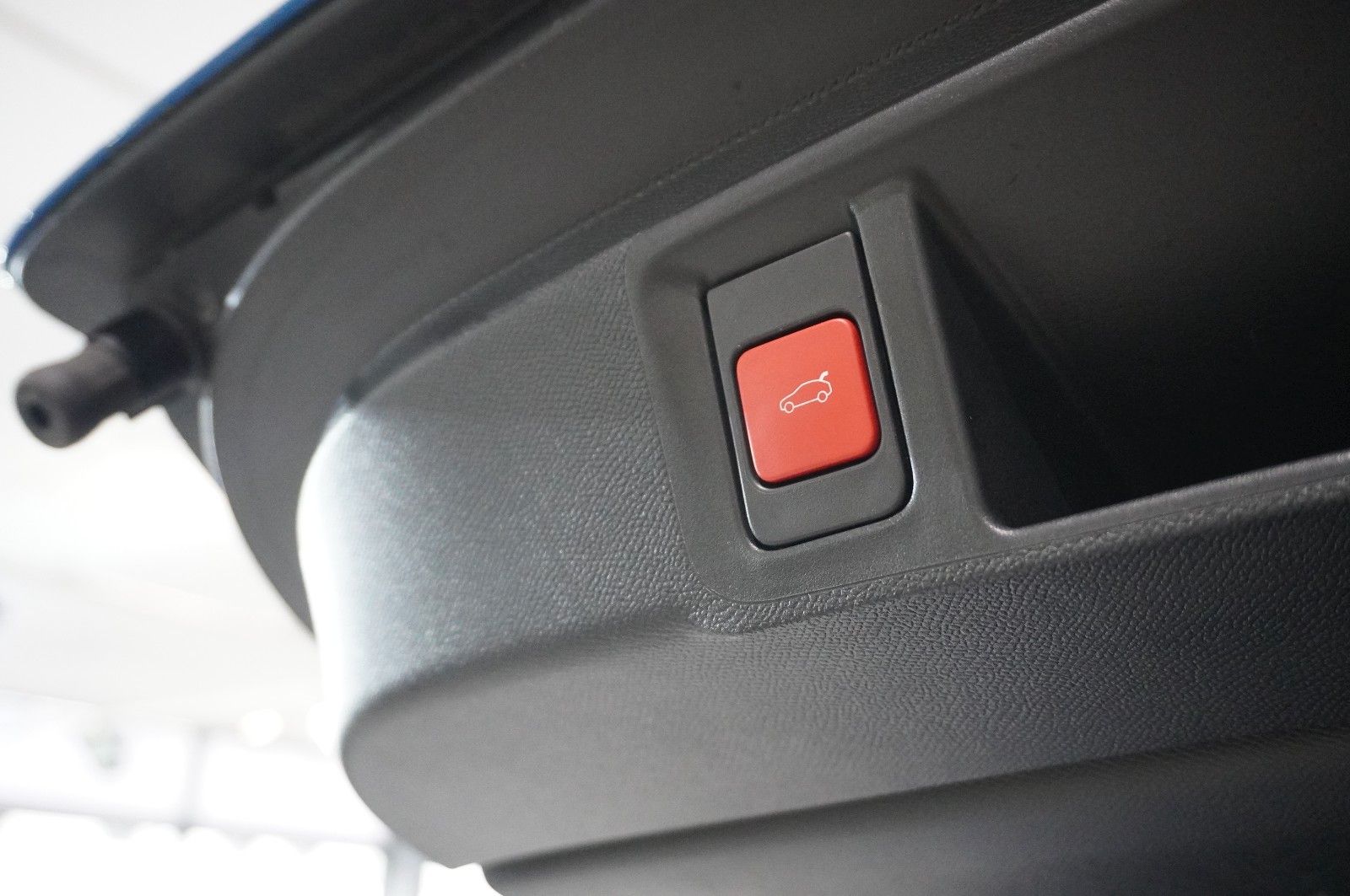 Fahrzeugabbildung Opel Astra ST 1.2T ULTIMATE NAVI/LED/PANO./SPORT/DAB+