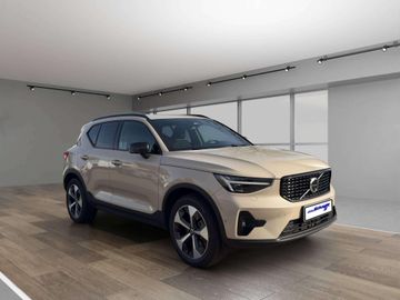 Volvo XC40 Plus Dark B4 2WD Deal Attack bis 30.10.2026