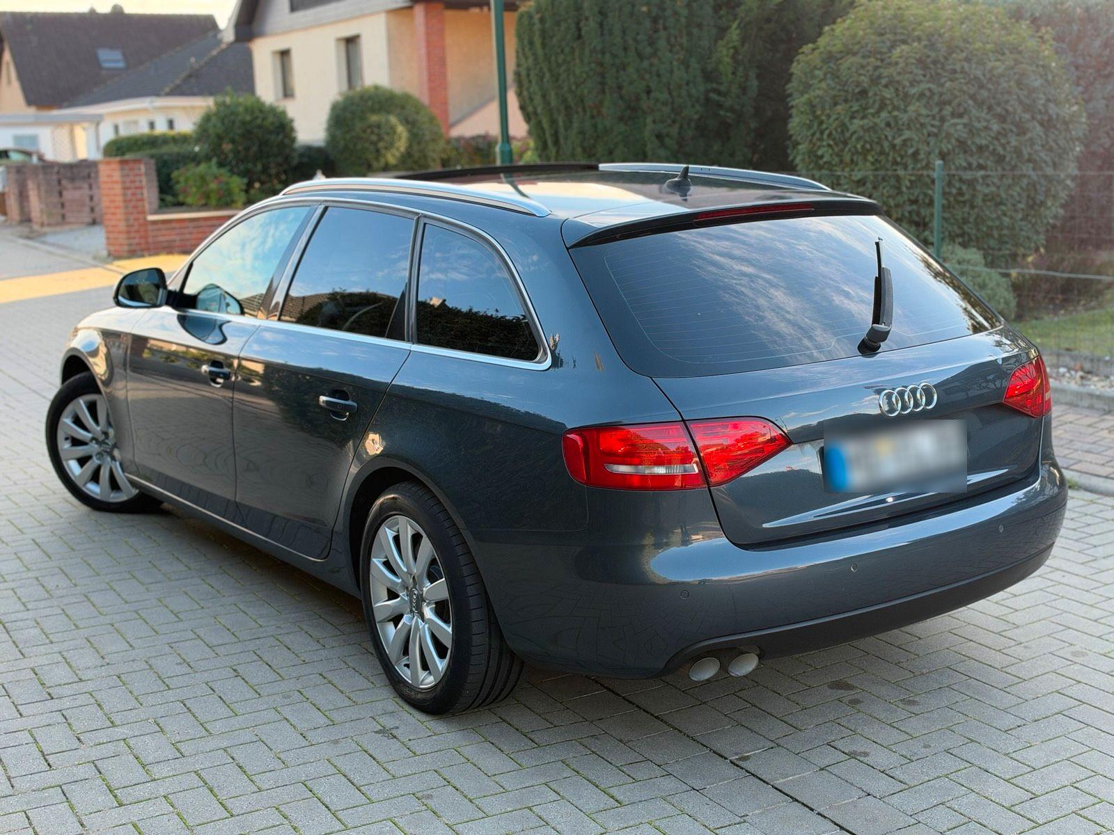 Audi A4 2010 — interior