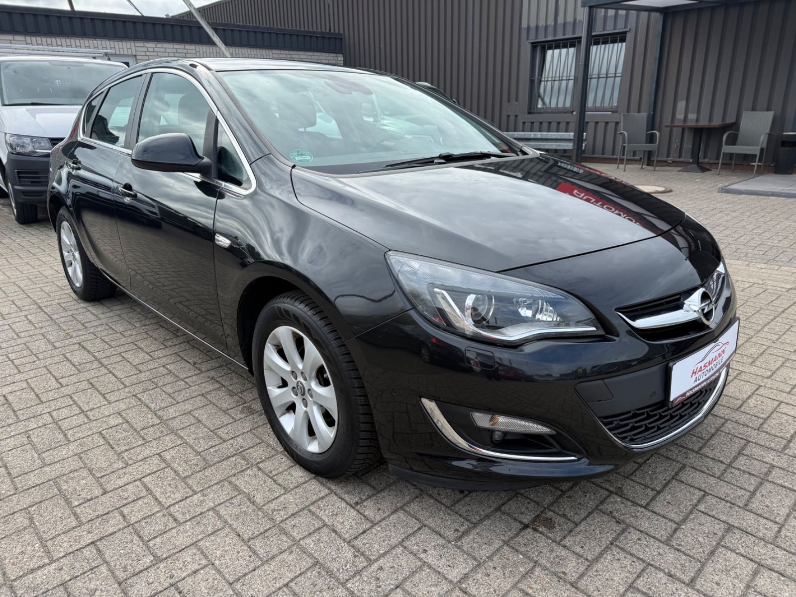 Astra J Lim. 5-trg. Exklusiv*NAVI*1.HAND*SCHECKH
