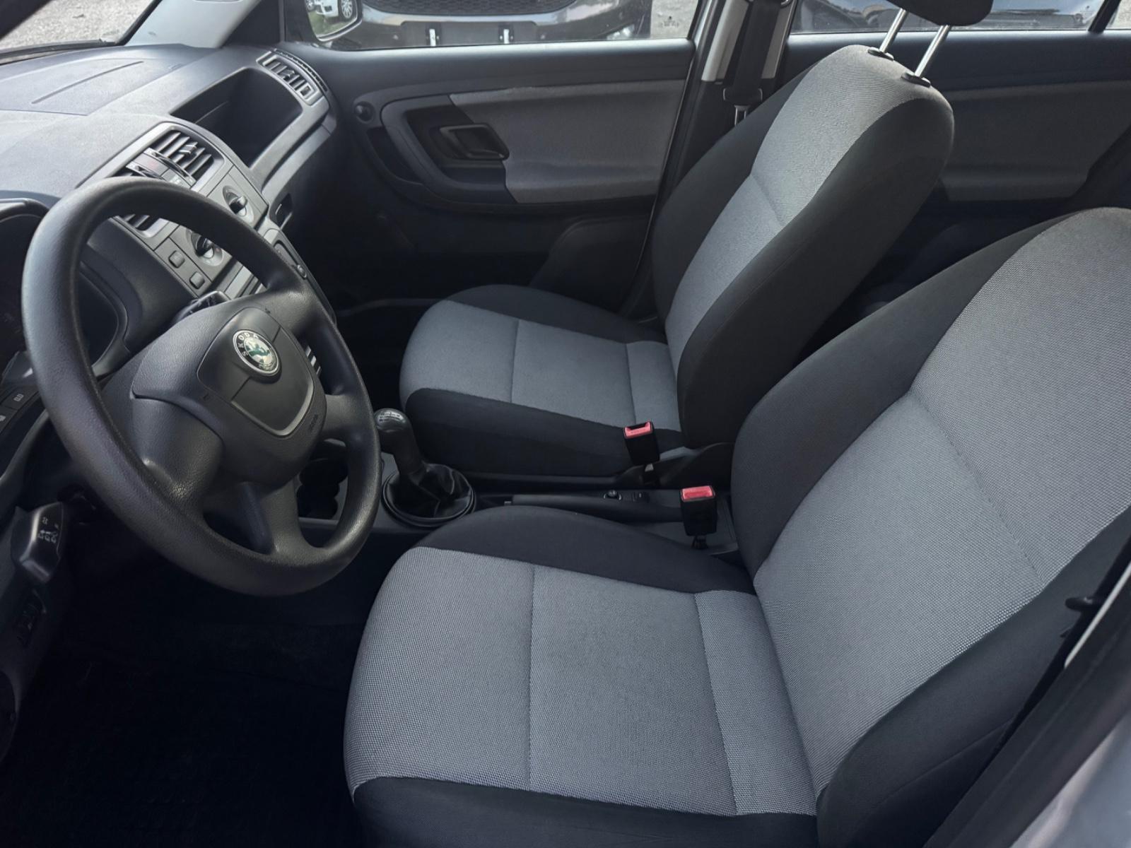 Skoda Fabia 2011 — photo 14