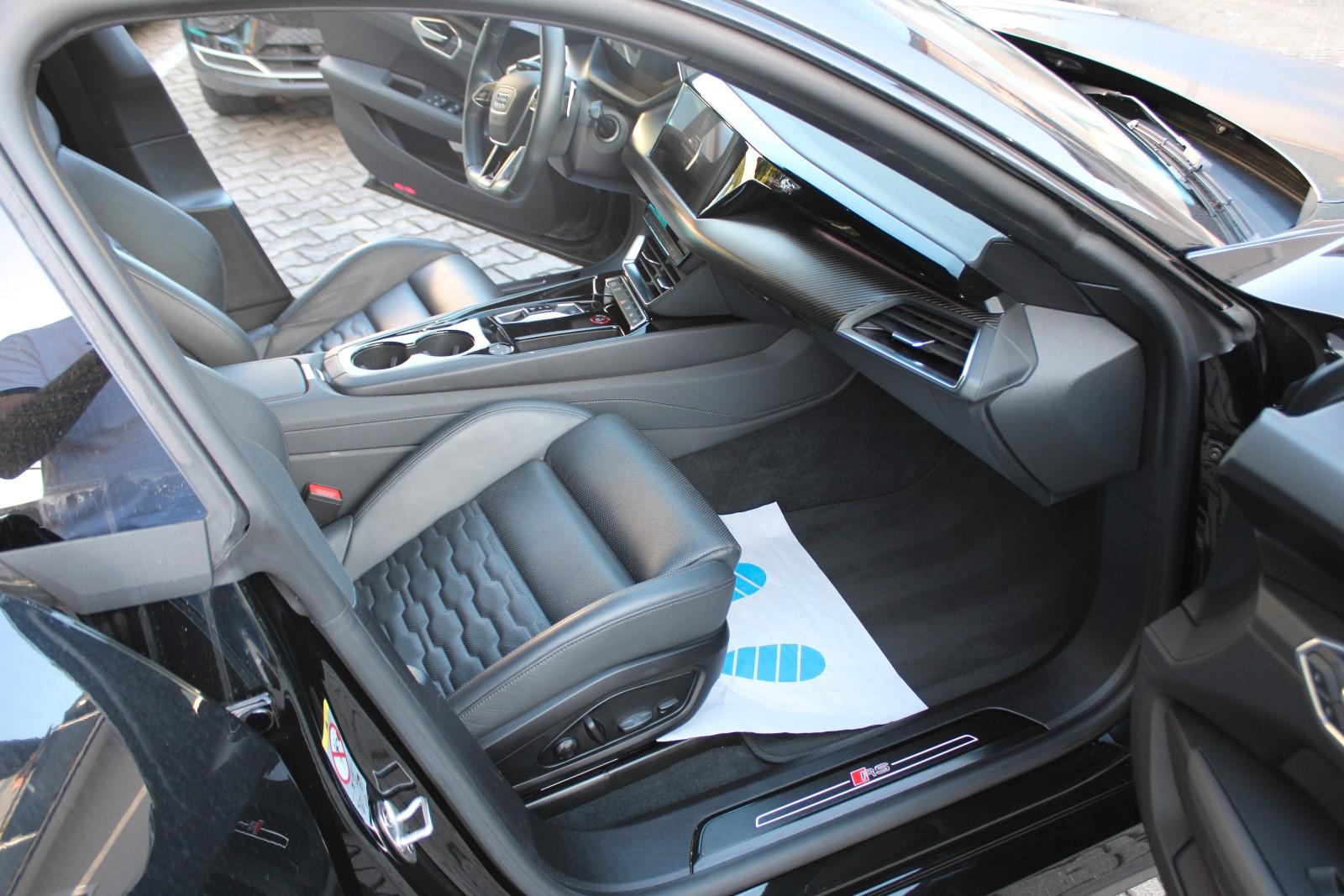 Audi e-tron GT RS  quattro