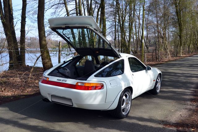 Porsche 928 GTS Auto GTS