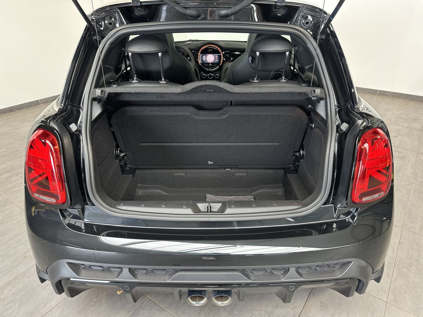 Fahrzeugabbildung MINI John Cooper Works NAV+LED+ACC+KAMERA+PANO+HUD+VC