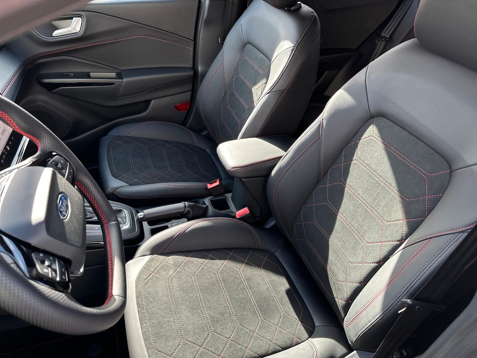 Fahrzeugabbildung Ford Puma ST-Line X, FAHRASSISTENZPAKET