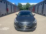Hyundai i40 cw FIFA World Cup Edition 1Hand 134Ps - Hyundai i40: ESP