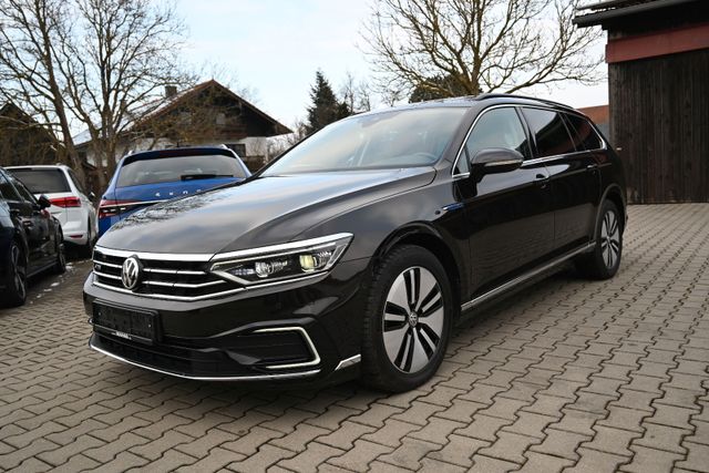 Volkswagen Passat Variant GTE/Matrix LED/AHK/Virtual/Pano..