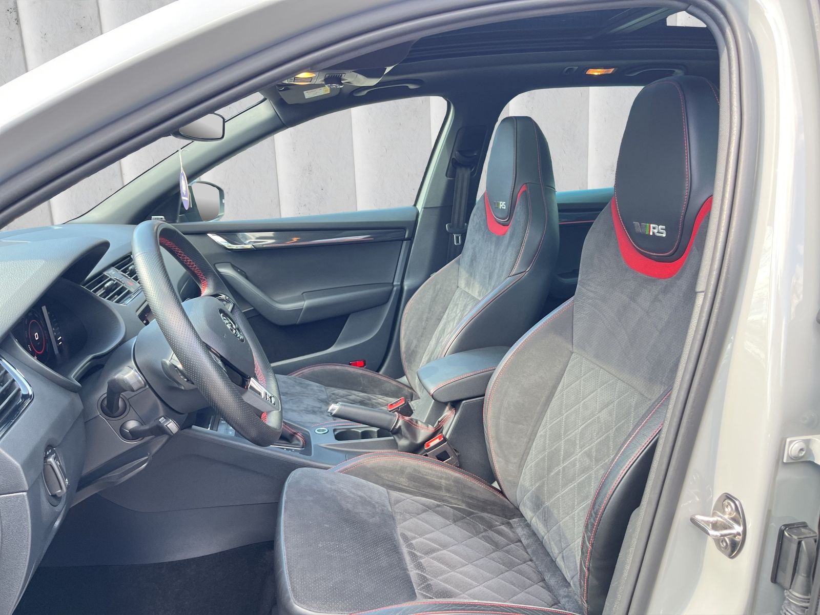 Fahrzeugabbildung SKODA Octavia 2.0 TSI*RS*DSG*SHZ*ACC*ViCo*Standheizung