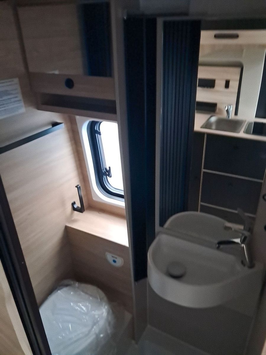 Fahrzeugabbildung Chausson Van Sweet Line V697 Solar, Rückfahrkamera, Marki
