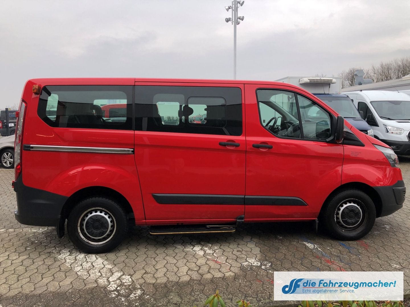 Fahrzeugabbildung Ford Transit Custom Kombi 300 L1 2.2 TDCi *1630 *EXPO