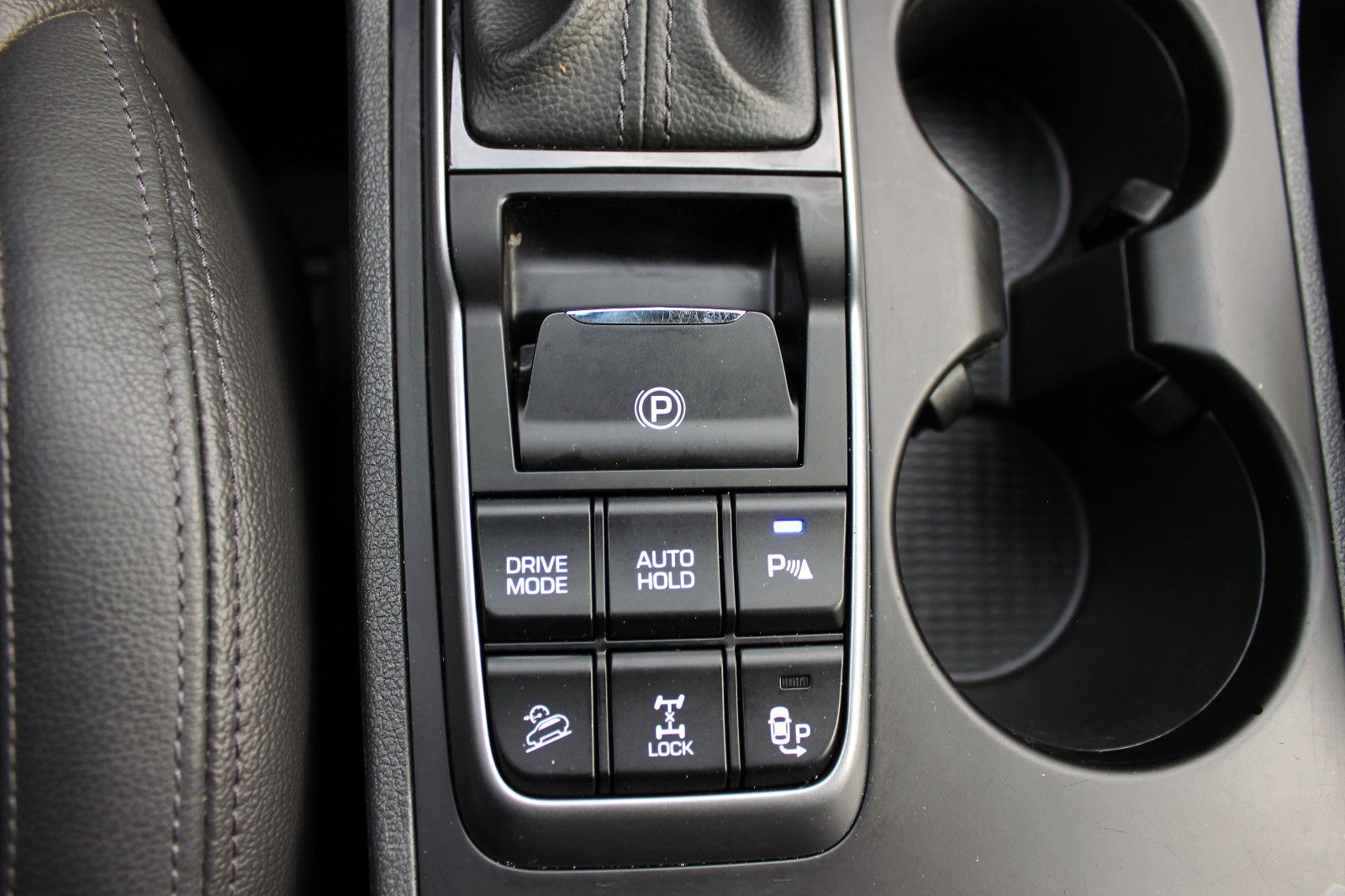 Fahrzeugabbildung Hyundai Tucson 1.6 Turbo Premium 4WD LED SHZ AHK KAM BT