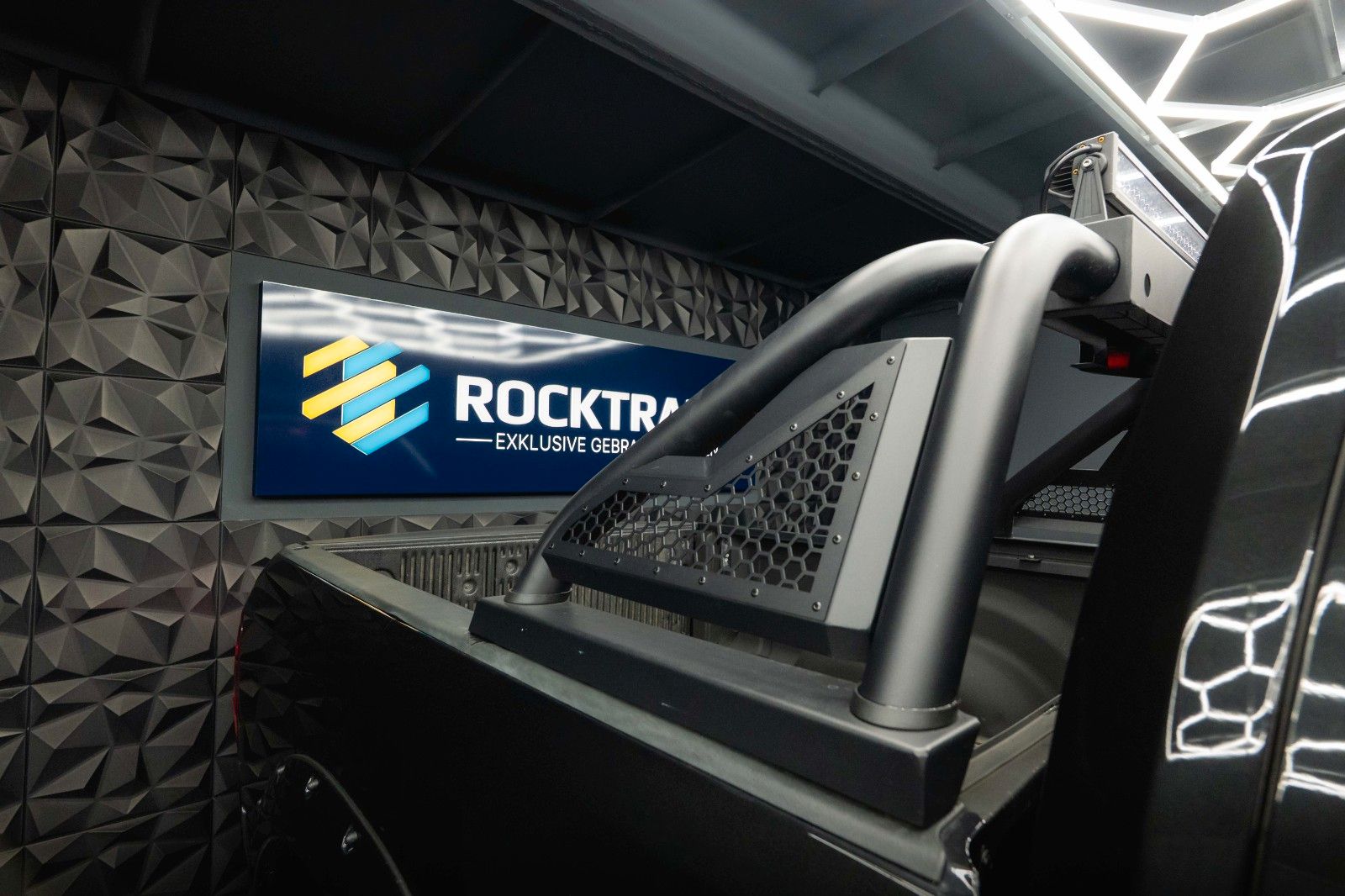 Fahrzeugabbildung Dodge RAM 5.7 V8 HEMI 4x4 Sport OFFROAD Night LONGBED