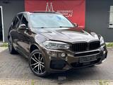 BMW X5 xDrive 40 d/M-PAKET/PANO/B&O/360°/HuD/AHK/ - BMW X5 in Köln