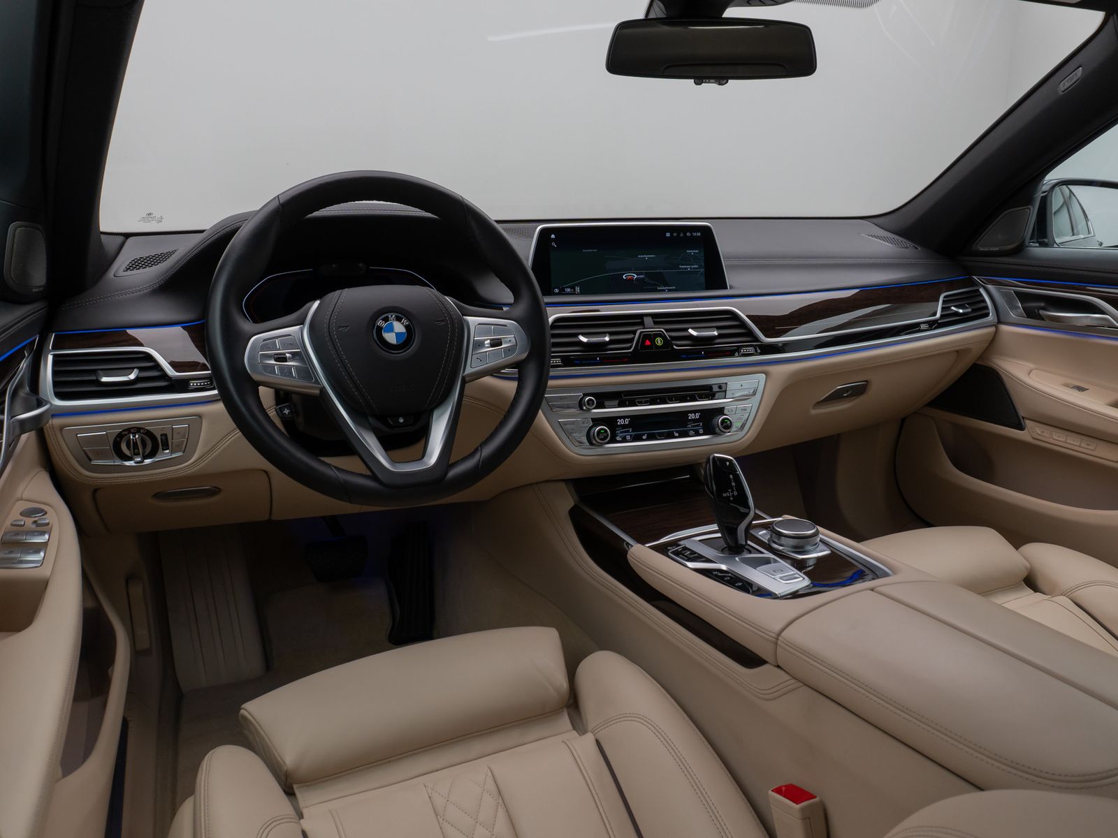 Fahrzeugabbildung BMW 730d xD 360°Laser Massage DAB DisplKey SoftClose