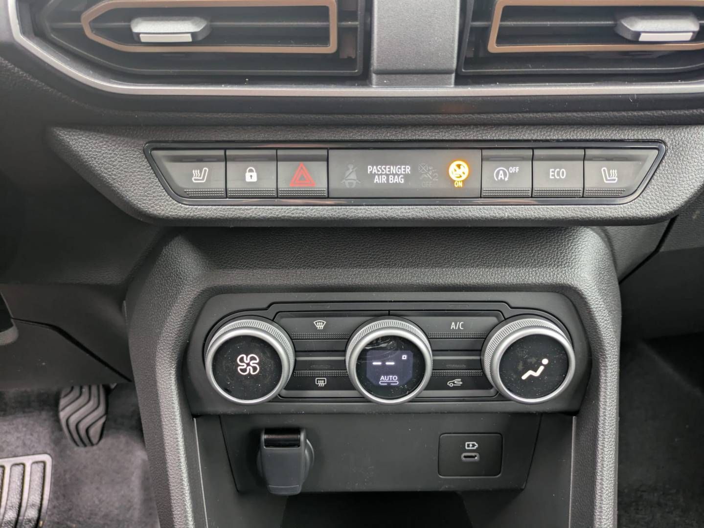 Fahrzeugabbildung Dacia Sandero Stepway Expression ECO-G 100