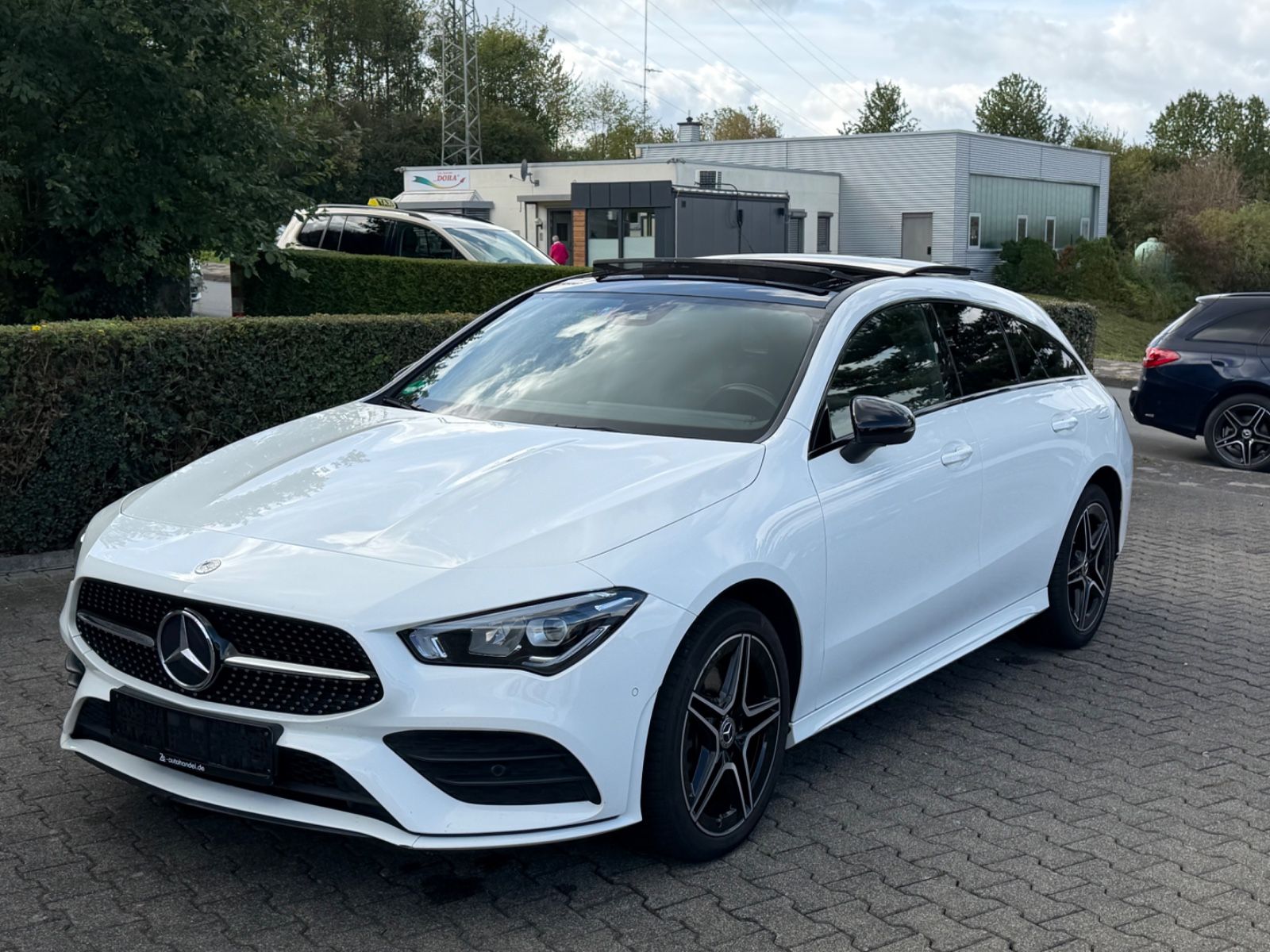Mercedes-Benz CLA 250e AMG Panorama Night LED