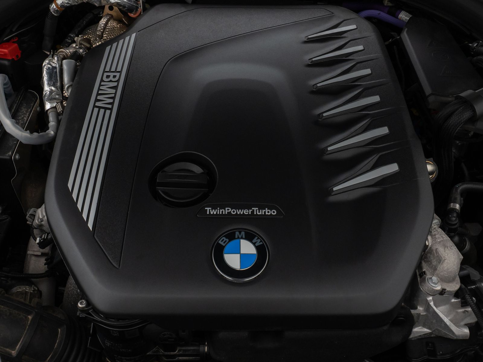 Fahrzeugabbildung BMW 530d Panorama Kamera DAB HiFi DrivAssist Komfort