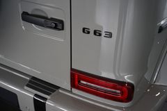 MERCEDES-BENZ G 63 AMG | Superior | Carbon | SD | classicgrau MERCEDES-BENZ G 63 AMG | Superior | Carbon | SD | classicgrau