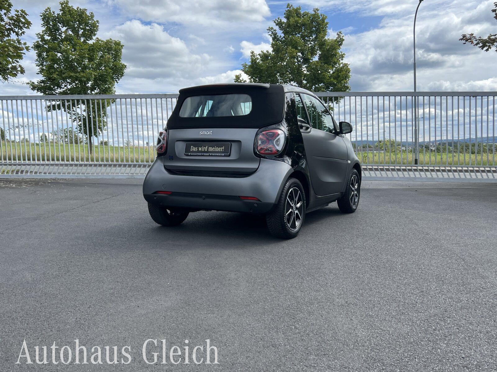 Fahrzeugabbildung Smart smart EQ fortwo cabrio Klima/LED/JBL Soundsystem