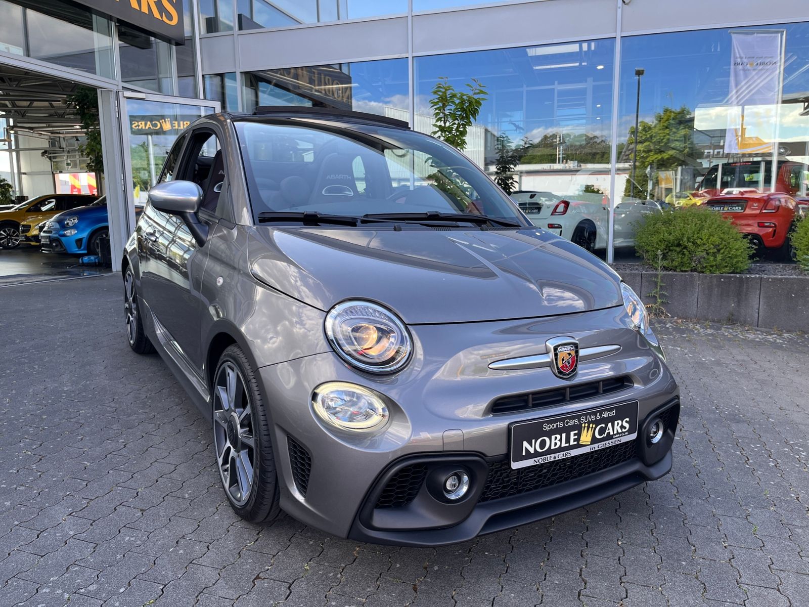 Fahrzeugabbildung Abarth 595C  Xenon NAVI ALU