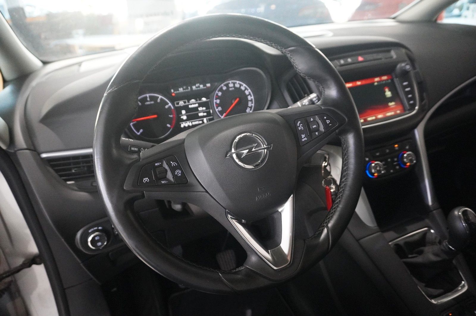 Fahrzeugabbildung Opel Zafira C 1.4T ACTICE 7-SITZE NAVI/LED/SH/PDC/AHK