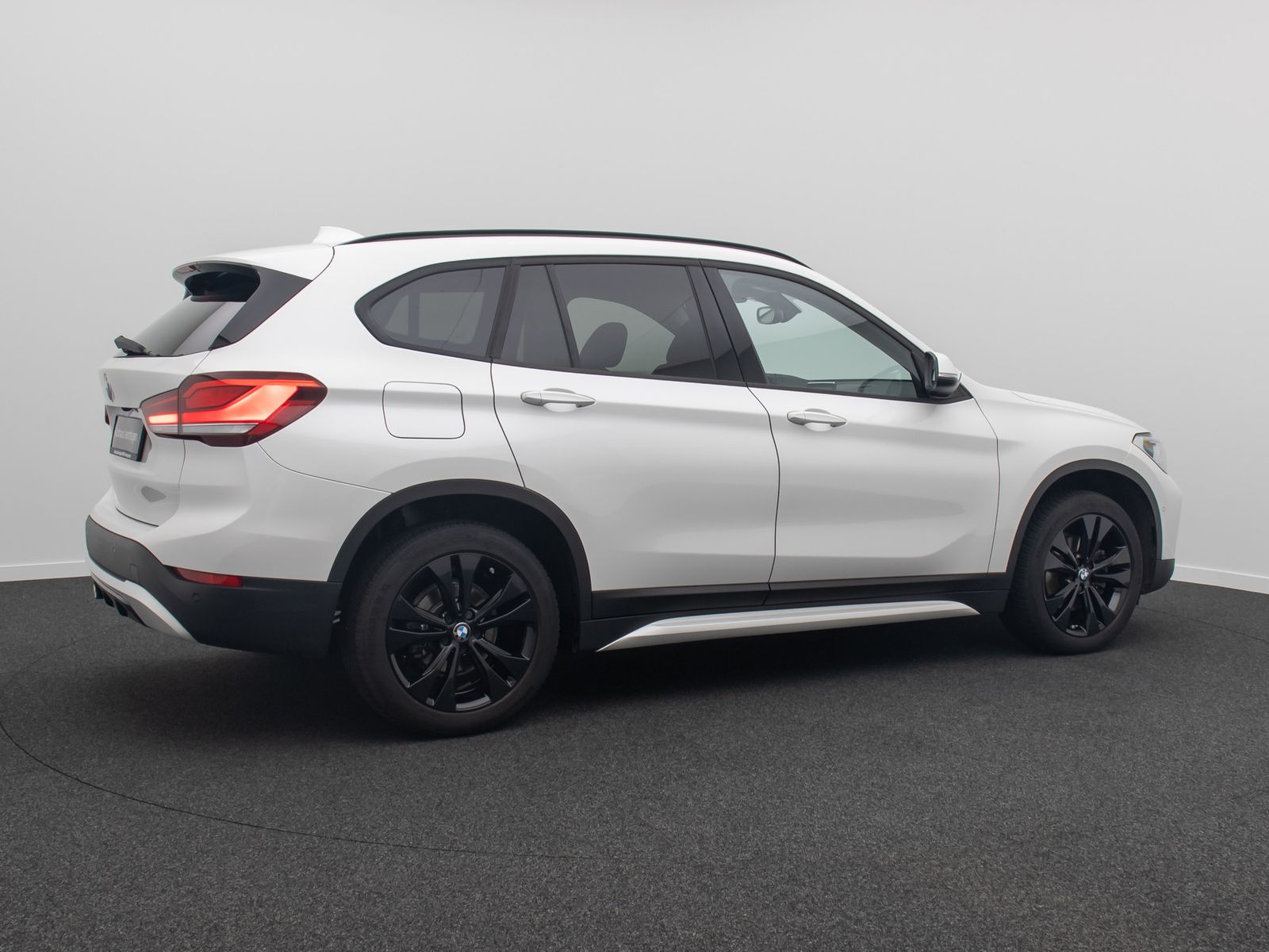 Fahrzeugabbildung BMW X1 sD18i Sport Line Kamera DAB LED Teilleder 18"